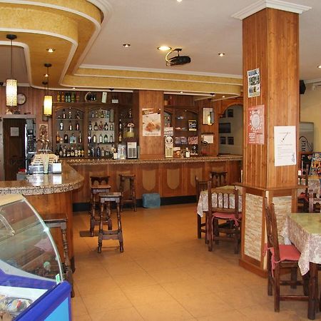 Hostal Cazalegas Exterior photo