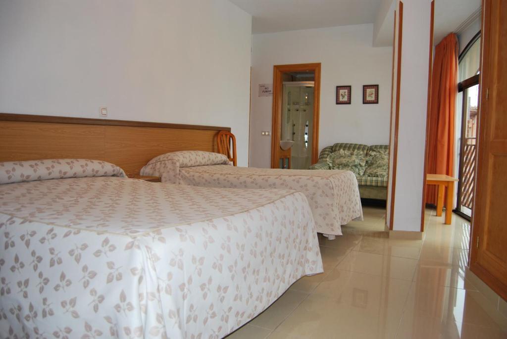 Hostal Cazalegas Room photo